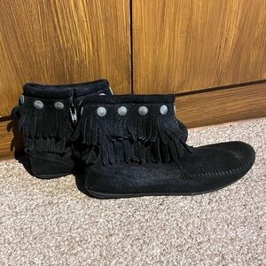 Minnetonka Black Double Fringe Moccasins Size 7
